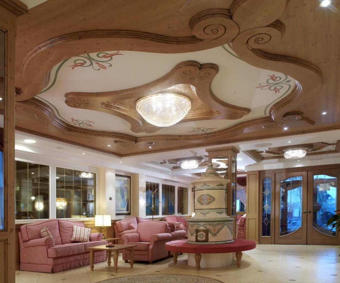 Hotel Corona ปินโซโล ภายนอก รูปภาพ