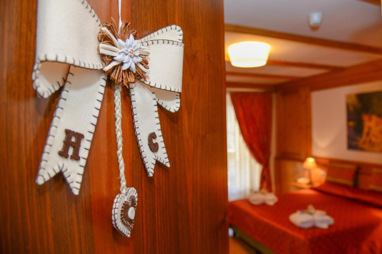 Hotel Corona ปินโซโล ภายนอก รูปภาพ