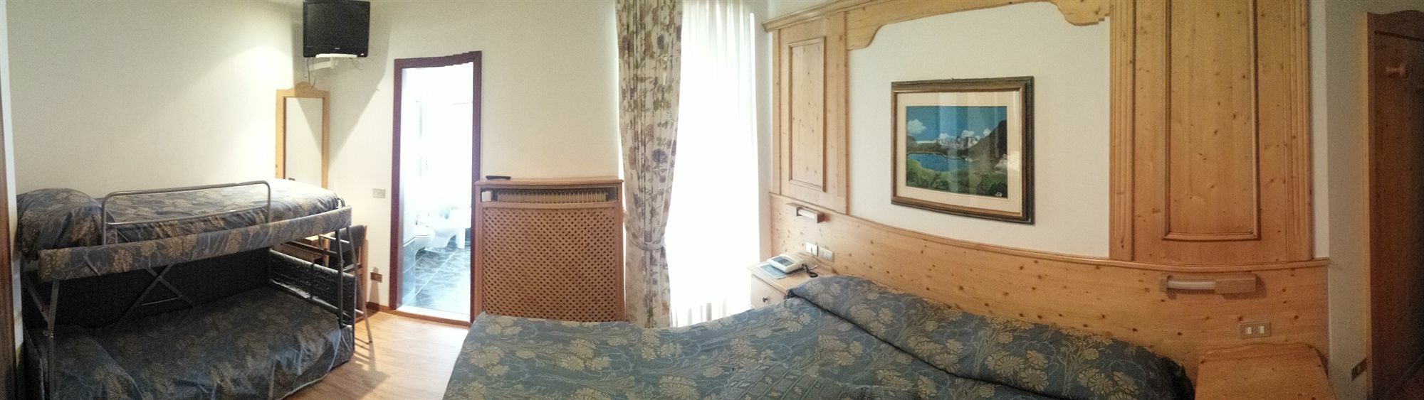 Hotel Corona ปินโซโล ภายนอก รูปภาพ